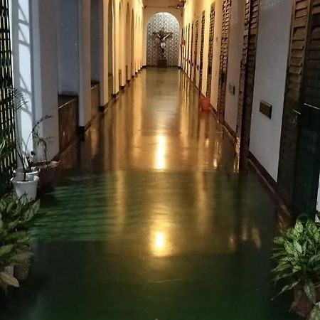 Ywca Gallway Guest House Kolkata Luaran gambar