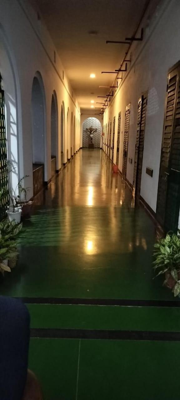 Ywca Gallway Guest House Kolkata Luaran gambar